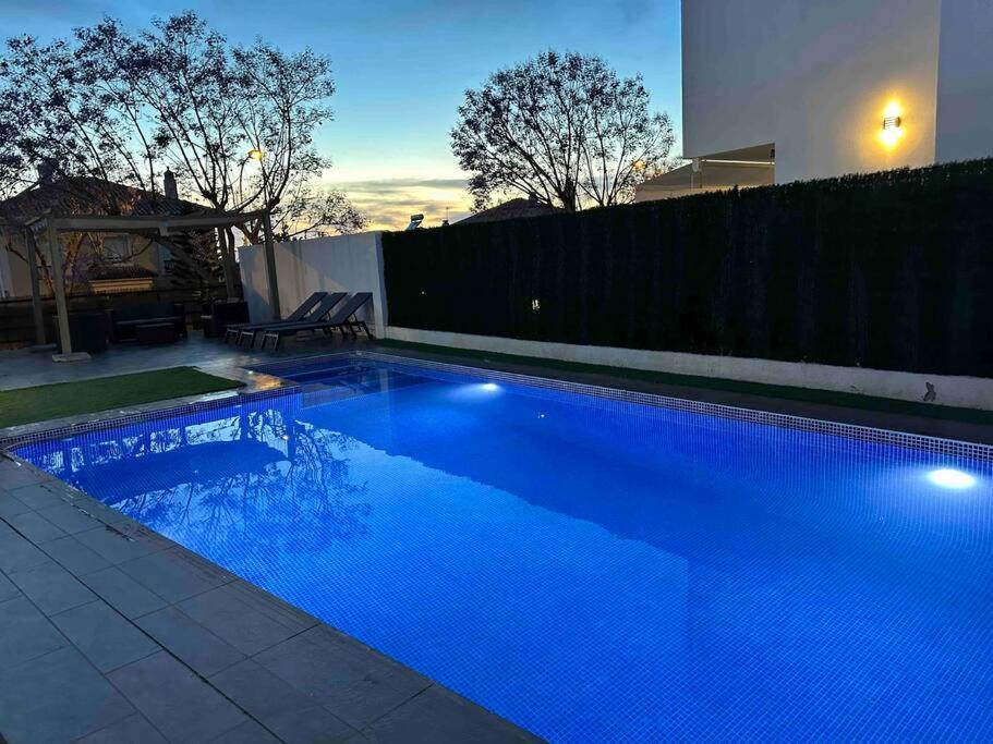 Modern 5-Bedroom Villa With Pool Montequinto Eksteriør billede