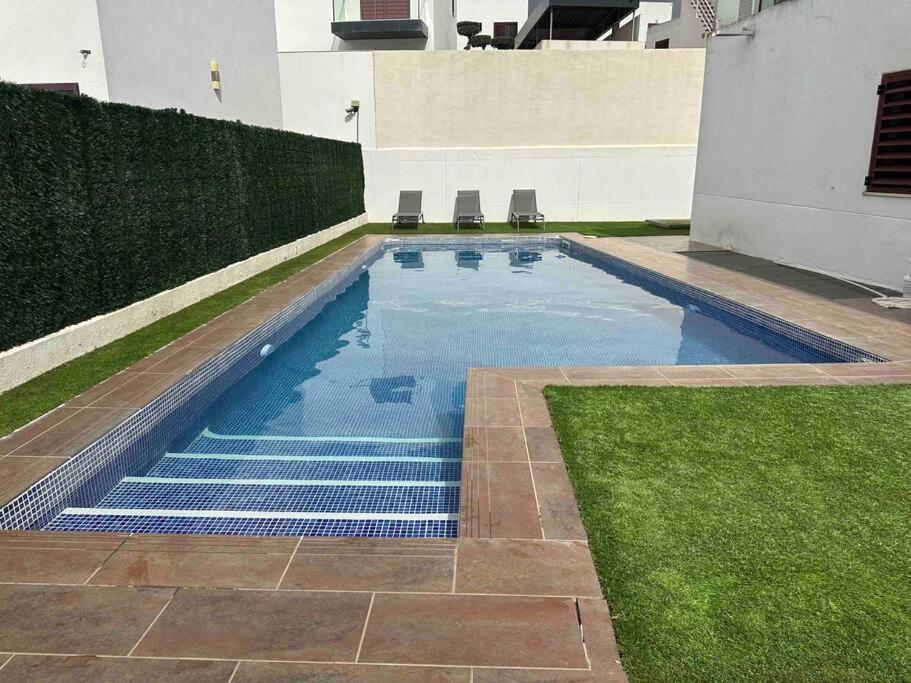 Modern 5-Bedroom Villa With Pool Montequinto Eksteriør billede