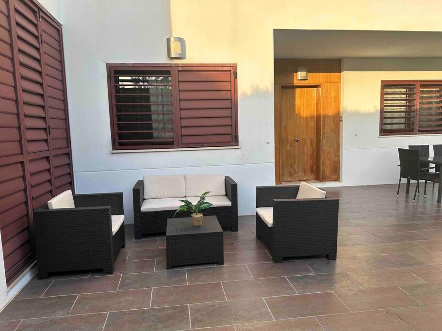 Modern 5-Bedroom Villa With Pool Montequinto Eksteriør billede